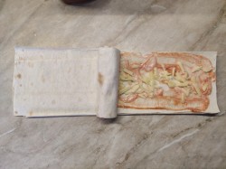 Сосиски в лаваше на сковороде