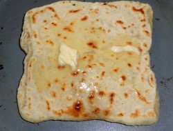 Турецкие лепешки гезлеме на кефире с зеленью - шаг 11