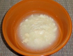 Турецкие лепешки гезлеме на кефире с зеленью - шаг 2