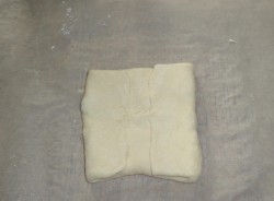 Турецкие лепешки гезлеме на кефире с зеленью - шаг 8