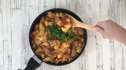 Тушеная капуста с мясом и картошкой - шаг 11