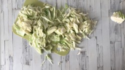 Тушеная капуста с мясом и картошкой - шаг 3