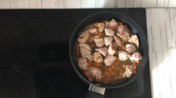 Тушеная капуста с мясом и картошкой - шаг 6