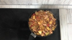 Тушеная капуста с мясом и картошкой - шаг 9