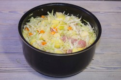 Картошка с капустой и мясом в мультиварке - шаг 10 Картошка с капустой и мясом в мультиварке - шаг 10