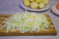 Картошка с капустой и мясом в мультиварке - шаг 3 Картошка с капустой и мясом в мультиварке - шаг 3