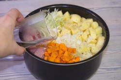 Картошка с капустой и мясом в мультиварке - шаг 9 Картошка с капустой и мясом в мультиварке - шаг 9