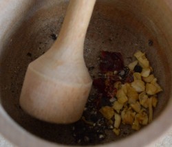 название картинки Тушеная капуста с сосисками в мультиварке