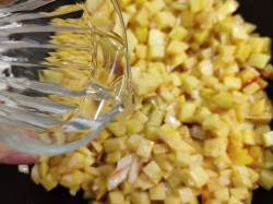 Тушеная картошка на сковороде