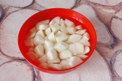 Тушеная картошка с куриным филе в кастрюле