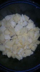 Тушеная картошка с легким и грибами в мультиварке