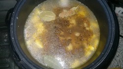 Тушеная картошка с легким и грибами в мультиварке