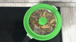 Тушеная картошка с мясом и грибами