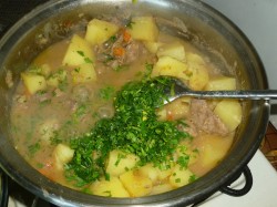 Тушеная картошка с печенью