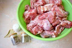 Тушенка из кролика в домашних условиях