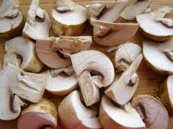 название картинки Тушеные грибы в мультиварке