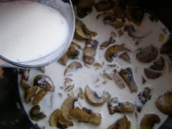 название картинки Тушеные грибы в мультиварке