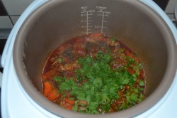 Тушеные свиные ребрышки в мультиварке