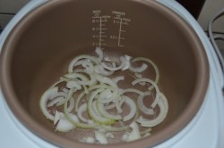 Тушеные свиные ребрышки в мультиварке