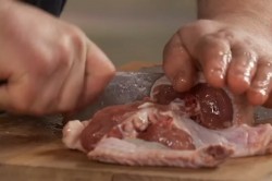 Тушеный гусь кусочками - шаг 1 Тушеный гусь кусочками - шаг 1