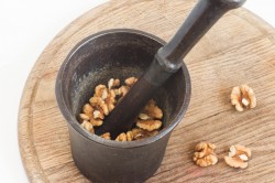 Творог с грецкими орехами - шаг 2