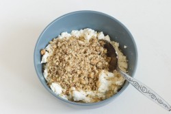 Творог с грецкими орехами - шаг 3