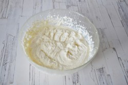 Творог с желатином и фруктами