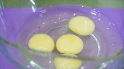 Творожная запеканка с грушей и черешней - шаг 3 Творожная запеканка с грушей и черешней - шаг 3