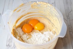 Творожная запеканка Сгущенка - шаг 4