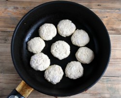 название картинки Творожники из творога на сковороде классические