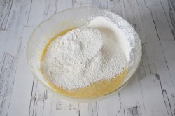 Творожно банановый кекс