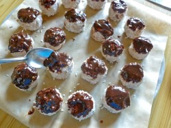 Творожно шоколадные шарики - шаг 11