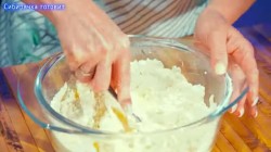 Творожное печенье на сметане с сахаром и ванильным вкусом