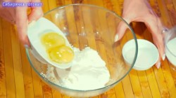 Творожное печенье на сметане с сахаром и ванильным вкусом