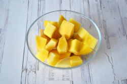 Творожные кнедли с манго