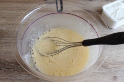 название картинки Творожные пончики в масле