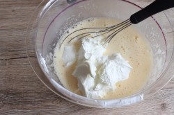 название картинки Творожные пончики в масле