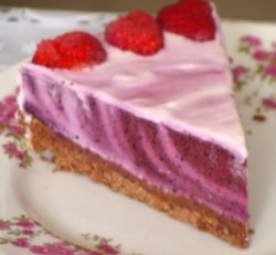 Творожный торт с песочным печеньем и черникой без выпечки - шаг 12