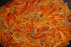 Тяхан с курицей и овощами