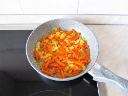 название картинки Тыква на сковороде с овощами