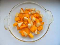 название картинки Тыква с яблоками и медом в духовке кусочками