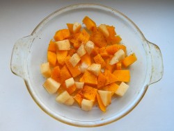 название картинки Тыква с яблоками и медом в духовке кусочками