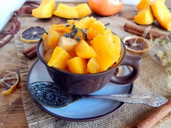 название картинки Тыква с яблоками и медом в духовке кусочками