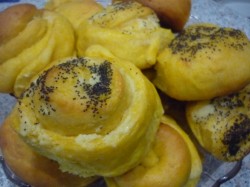 название картинки Тыквенные булочки с творожной начинкой