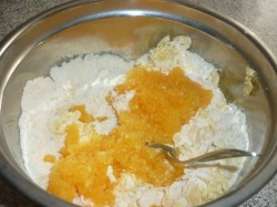 название картинки Тыквенные булочки с творожной начинкой