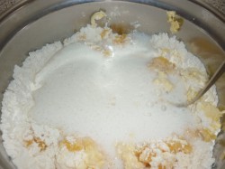 название картинки Тыквенные булочки с творожной начинкой