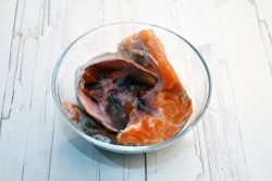 Рыбный суп уха из голов семги - шаг 2 Рыбный суп уха из голов семги - шаг 2