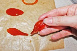 название картинки Украшения из карамели для тортов и пирожных