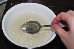 название картинки Украшения из карамели для тортов и пирожных