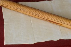 Ушки из слоеного теста с сахаром